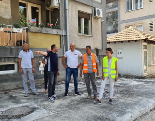Radovi na uredjenju pesackih staza u ulici Dimitrija Tucovica (5)