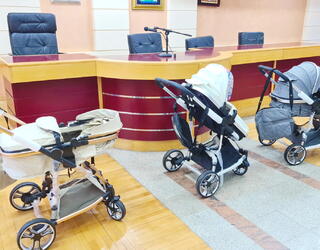 Dodela decijih kolica sa nosiljkom (6)