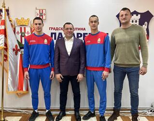 Prijem clanova bokserskog kluba Greatest (1)