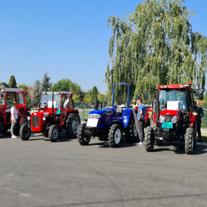 uruceni kljucevi poljoprivrednicima za 15 traktora (5)