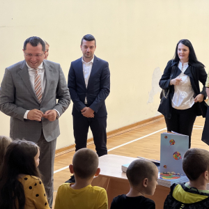 GO Lazarevac poklonila knjigu prvacima u Dudovici (1)