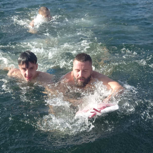 Bogojavljensko plivanje za Časni krst na jezeru Očaga 2023 (8)
