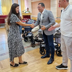 Podela kolica za decu rodjenu u maju 2023 (5)