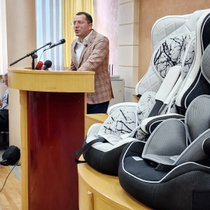 Nastavljena akcija podele besplatnih autosedista za decu (3)