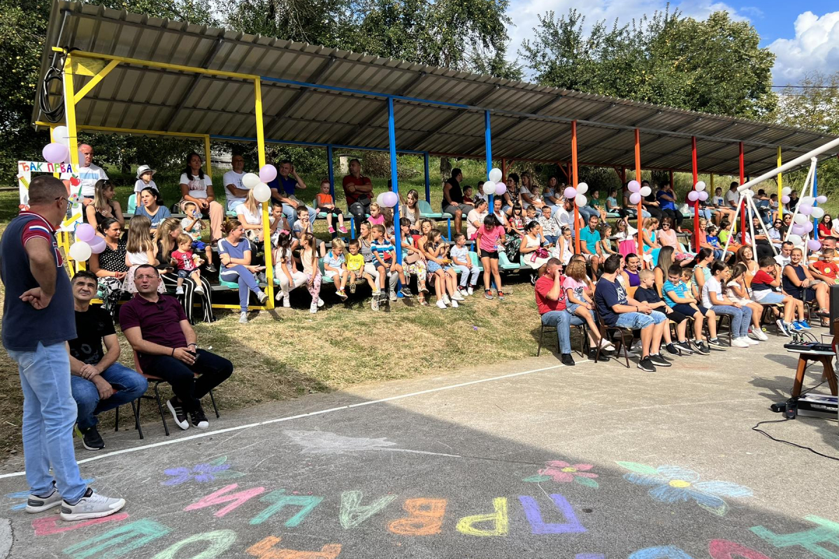 Школа у Трбушници организовала свечану приредбу за ђаке прваке (1)