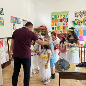 Школа у Трбушници организовала свечану приредбу за ђаке прваке (7)