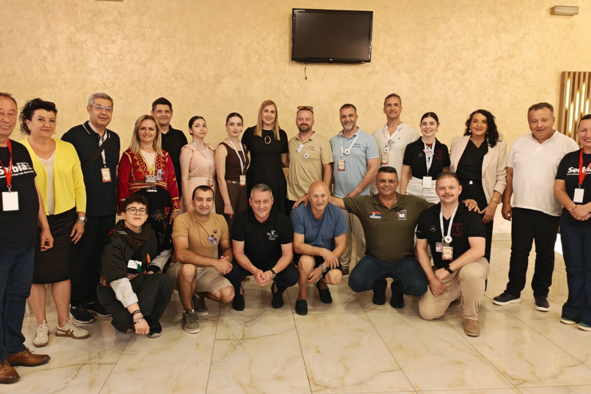  (7)